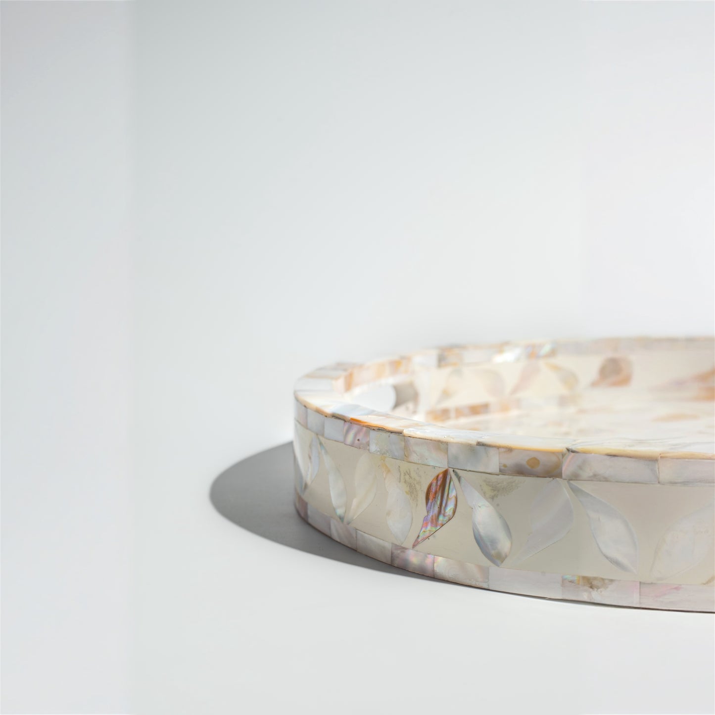 Natural Mother-of-Pearl Inlay Round Tray